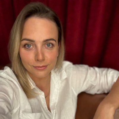 elina_ne's profile picture. Par sev aktuālo. Sieviete, kam sarkasms nav svešs, sieva, mamma diviem bērniem.