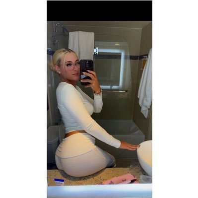 gassy fetish friendly financial dominatrix ✨main- @lilmisslys CA- $Lyspolyak713 tribute-$40 sports & horror movie lover https://t.co/U0aD38eaWE