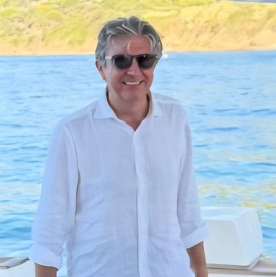 _ilsanto_'s profile picture. Avvocato del diavolo, esperto in materia commerciale, informatica giuridica e diritto dello sport. Agente Uefa senza procura.