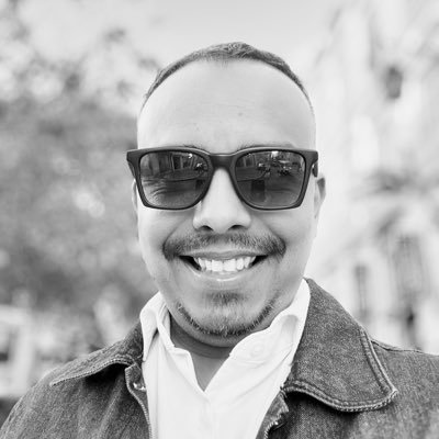 Mestre em Teologia, especialista em Comunicação e Inovação Social. Vivendo com leveza, colecionando experiências transculturais em família.