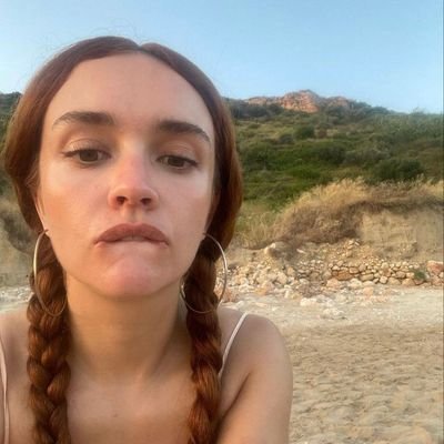 the only thing that could tear down the house of the dragon, was itself. 24. SHE/HER pl/eng /ariana grande/taylor swift/ sabrina 💗/Aemond's wife