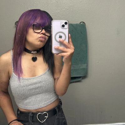 29 | Aries ♈️ | never out grew the emo phase | R.I.P Ozzy 🖤🤟🏼 | live every day like it's your last 🖤✨