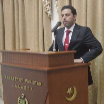 إعلامي مرخص من الهيئة العامة لتنظيم الإعلام عضو الجمعية السعودية للإعلام والاتصال عضو جمعية إعلاميون مؤسس ورئيس نادي ملتقى المبدعين الثقافي. @moltqa_mobdeen