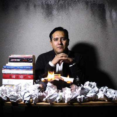 Periodista. Trabajo en @Proceso, el lugar de mis sueños. Soy las cartas que escribo y los libros que regalo… aún uso la máquina de escribir.