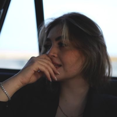 AfraMoghaddasi's profile picture. عکس میگیرم خودم کیف میکنم  _@afra.moqaddasi