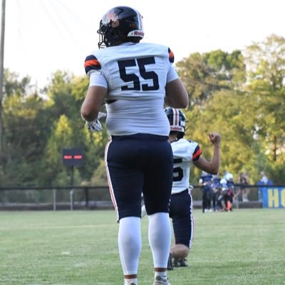 C/O 2027 (6’4-280). DT 16 Nashville Christian 🟦🟧 Clean (255) bench press (315)squat (500) TN future star ⭐️ matthewphillip2008@gmail.com