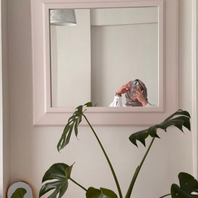 _bitugbaa's profile picture. A mother who seals photo