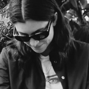 ultravioletivy's profile picture. michael scott if he was a dyke