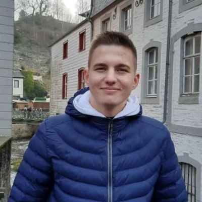 ex agency owner • Now building an AI social listening software to help businesses scale • 23