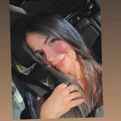 Abogada, artesana de mi vida con la bendición de Dios; mi sangre es apasionada mezcla de raza caribe con la indómita árabe. Ex de todo, melómana. No DMs