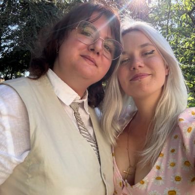 ramylikestea's profile picture. j’ai l’impression de me baigner dans le Soleil // on disait de lui qu’il n’en faisait qu’à sa tête, il en faisait surtout à son cœur