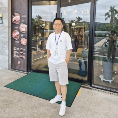 roopa_sudarshan's profile picture. I'm a 🇰🇷 living in 🇺🇸 | own a mineral import and export business. Need real marriage.❌Do not ask for money or sell pornographic videos🚫Not interest❌