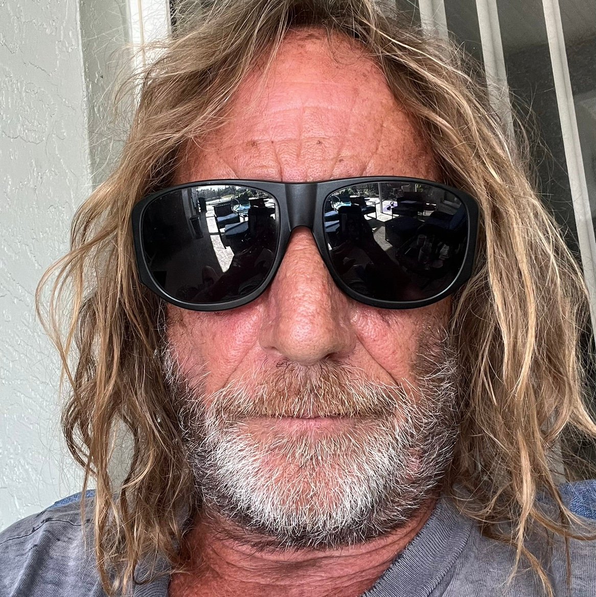 Poeslawisalive's profile picture. I’m kind of a dick.