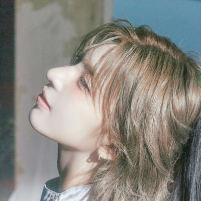 we fly high, the world awakening us | ENFP-A 8w7 | 22 | she/they/sun