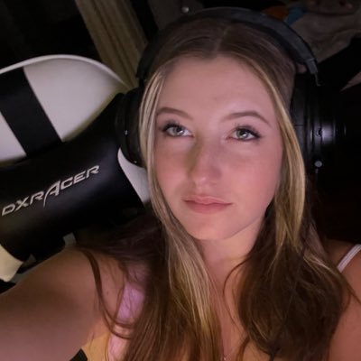 xsophiahuh's profile picture. 21 | österreich | valorant only (silber/bronze) 🎮 cozy games: sims, palworld, slime rancher, ark 🌸