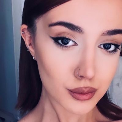 Asalebrr's profile picture. 🧚🏼