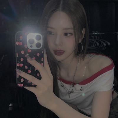 JEEMlNI's profile picture. 이즈나's 𝘊𝘦𝘯𝘵𝘦𝘳, https://t.co/YkIvlxrHCK