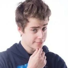 yStormWay's profile picture. De Volta a esse fim de mundo. perdido em um vazio, cujo sons não se propagam.                                         *(disse o meu estômago depois de roncar)*