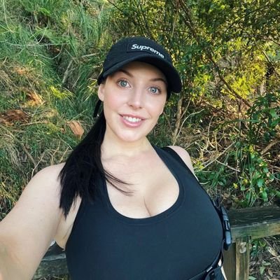 JCharlotte59023's profile picture. Pretty Bartender 🥰