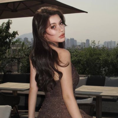 evnga11697242's profile picture. 🌿 Hard work may not necessarily shine, but it will definitely glow