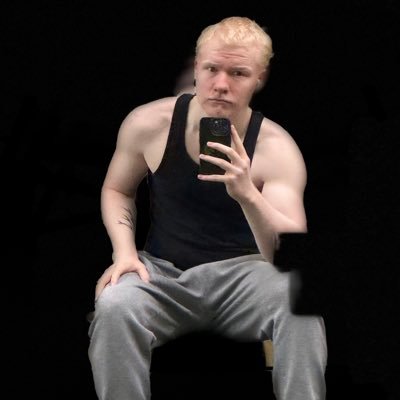 idcELIII's profile picture. I WILL be UFC champ one day☝🏻