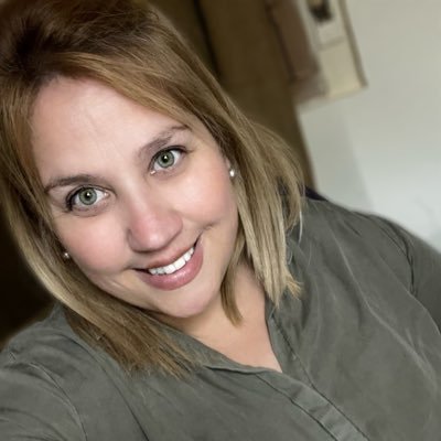 fabianatc25's profile picture. Todo proyecto comienza con...  y si hacemos... en esas ando y me encanta 

De Atlántida de nacimiento Trinitaria de ❤️