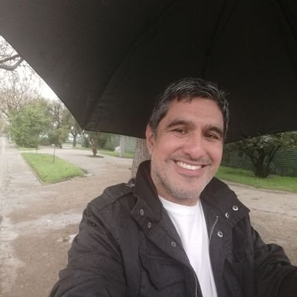 Técnico en Informática y Licenciado en Ciencias Jurídicas, con muchas cosas por hacer!