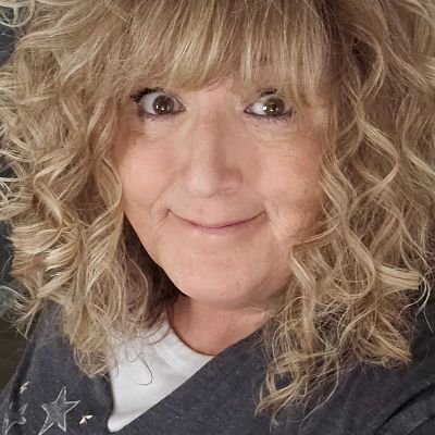 Lovespiglets's profile picture. Meemaw of 3...2 kiddos... Watching YouTube in the middle of a cornfield in Indiana 😉😊 *Chronic Pancreatitis warrior*