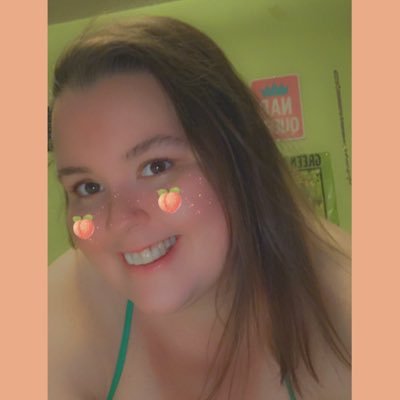 Your friendly neighborhood stoner chick. Horror movies and Green Day are my favorite @Salty_Sailor82 is my baby❤️NSFW