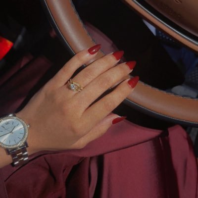 AishaALZamzami's profile picture. خريجة 2014علم معلومات️ ،ابتسامة كفيله بجعل يومي اجمل ❤️ , my first work was بين العقل والقلب هنالك شيئ. Instagram / aishaALzamzami