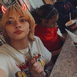 Shoutmeout999's profile picture. 