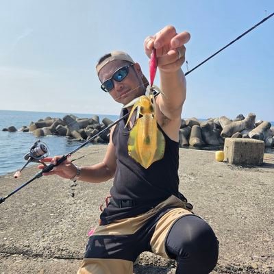 元バーテンアングラー!
ルアーメーカーProfessorフィールドスタッフ!
五三川、日本海エギング、エリアトラウトでガイド受付け中!
年間釣行366日!
俺のキーパー40cm!
ほぼ毎日五三のどこかを徘徊してます!
