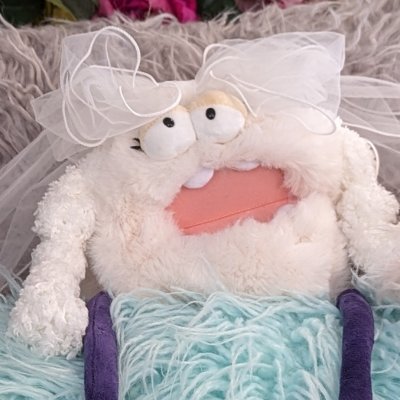 modemidesuwa's profile picture. 平成1桁台お嬢様モデミと執事の形状崎(35)☕2025年から始めたBlender学習に挫折💔⇒気持ちを新たに再挑戦💪アイドル♡魔法少女♡お姫様♡な3DCGの素材配布中…♡