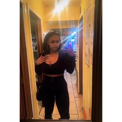 AyooCita's profile picture. | There is no Greater force then a woman determined to rise 🦋| 26🥂