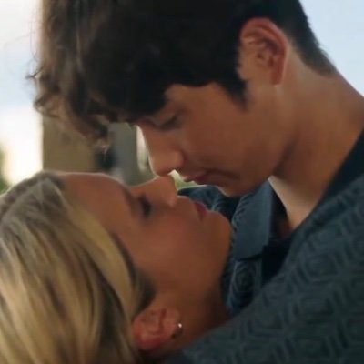 triviabtslove1's profile picture. 🎧 bts 
💌 staylor enthusiast; taylor and belly’s spokesman 
❀ movies/tv/kdramas
🤎 blk