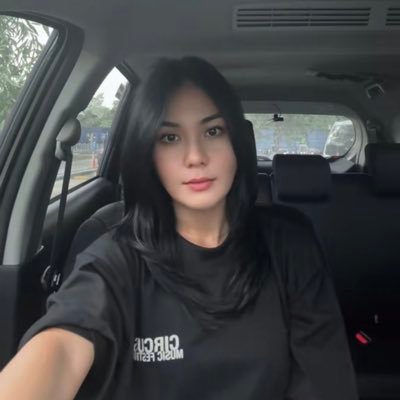 shielamariemg's profile picture. 