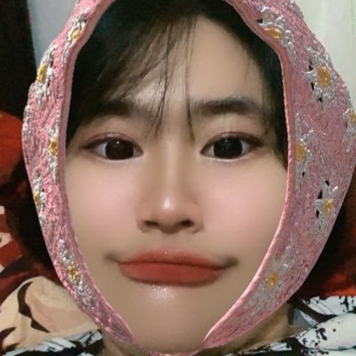 cakechoclt's profile picture. suka banget cowo bucin