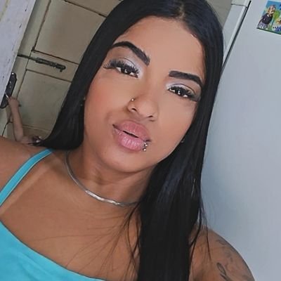 Sophia Vitória💜 Elloah Vitória🩷 dindinha do anjinho Bernardo🥀💚👼técn. de enfermagem 💉🩺 e professora 👩🏫/26y /
casada 💑💍 @flp_zn94