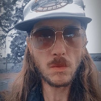 Carver88Justin's profile picture. i🕊️ I'm🕯️lightan🕳️darki 🦇    👻love🤍the🖤supernatural👻 ☃️favorite 🥂 holidays 🎃