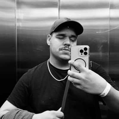 mattshow13's profile picture. De manhã café, de noite Whisky.