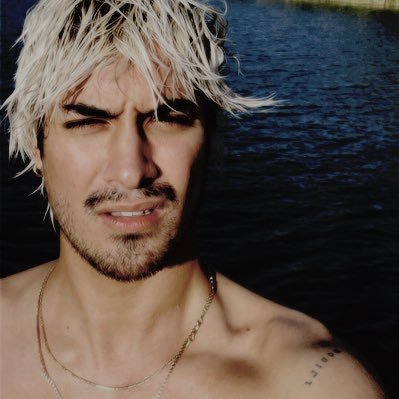 VertexVoeCurse's profile picture. This is where I would put a cheesy little bio of myself, if I cared enough to flaunt myself.