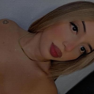 Solo soy una chica que quiere desahogarse....
𝓐𝓷𝓭 𝓲𝓷 𝓽𝓱𝓮 𝓭𝓮𝓪𝓽𝓱 𝓸𝓯 𝓱𝓮𝓻 𝓻𝓮𝓹𝓾𝓽𝓪𝓽𝓲𝓸𝓷, 𝓢𝓱𝓮 𝓽𝓻𝓾𝓵𝔂 𝓯𝓮𝓵𝓽 𝓪𝓵𝓲𝓿𝓮.❤️👑