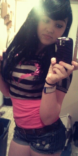 LuhNickiBayBhee's profile picture. -Its Hannah Trick ;) White Skinned & Sht`||14||Beautiful||# IDGAF||# YMCMB||# BMMG||# BREZY||# SWAGGIN`||# F|Ck With Me||Lovin` My Haters ♥||Btch Im Rollin` ~