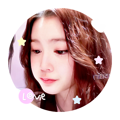 ⠀⠀ ✿ | .. ⸼ cherished little berry-pie-scented corner near the apple orchard. 𖡼.𖤣𖥧𑁤
⠀⠀
⠀⠀