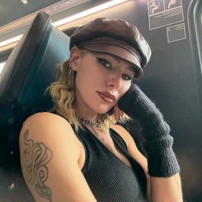#findom | 24 | Kommt angekrochen, ihr kleinen #Geldsklaven, Start-Tribut 😘50 €‼️. I speak English too 😈. #sellingcontent
mein Telegramm https://t.co/NqYMAoMSEr