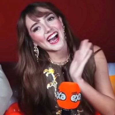Apoyo a nuestra peque 🐷 síganla en sus redes oficiales @elaineharomusic .