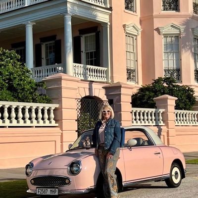 EmmaMayJarman's profile picture. Lottery Winner of $320M 🎉, Helping few random here with $55,000 each 💸 Send me a DM if you need help with bills❤️