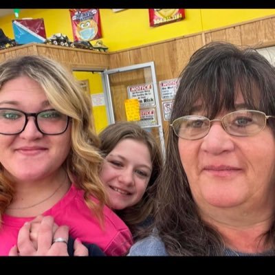 Mommahelper092's profile picture. Dm with your cash app or PayPal for massive blessings