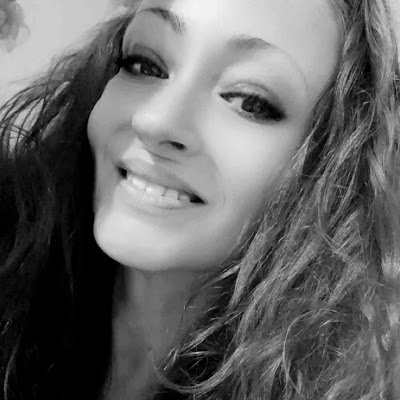 TaraRineer629's profile picture. Beneath the beginning and above the end.