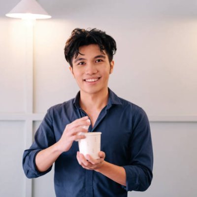 tonkinare's profile picture. My mood in tweets.